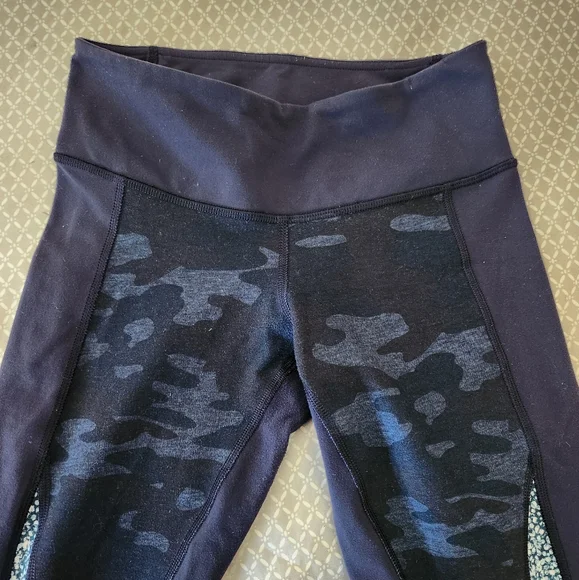Lululemon Wunder Under Blue Crop Camo Pebble Print Leggings Size 2 - Picture 12 of 13